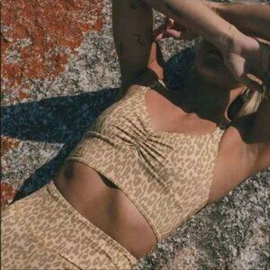 New Spell and The Gypsy Collective Wild Thing Active Crop Sports Bra Size Medium